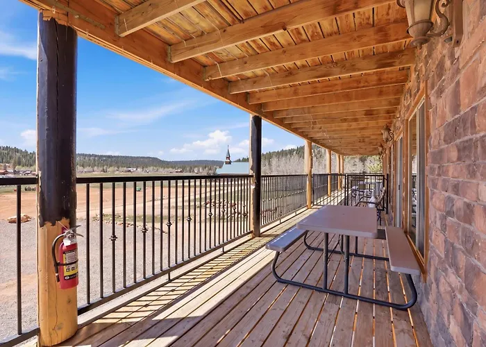 The Lodge At Duck Creek